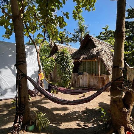 Tribal Huts Community Vandrerhjem Daanbantayan Eksteriør bilde