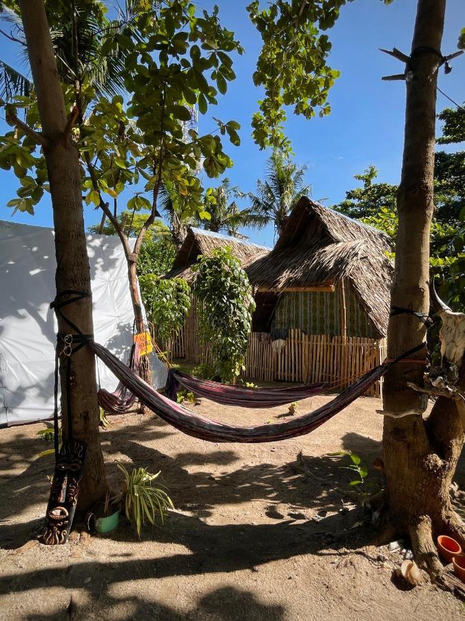 Tribal Huts Community Vandrerhjem Daanbantayan Eksteriør bilde