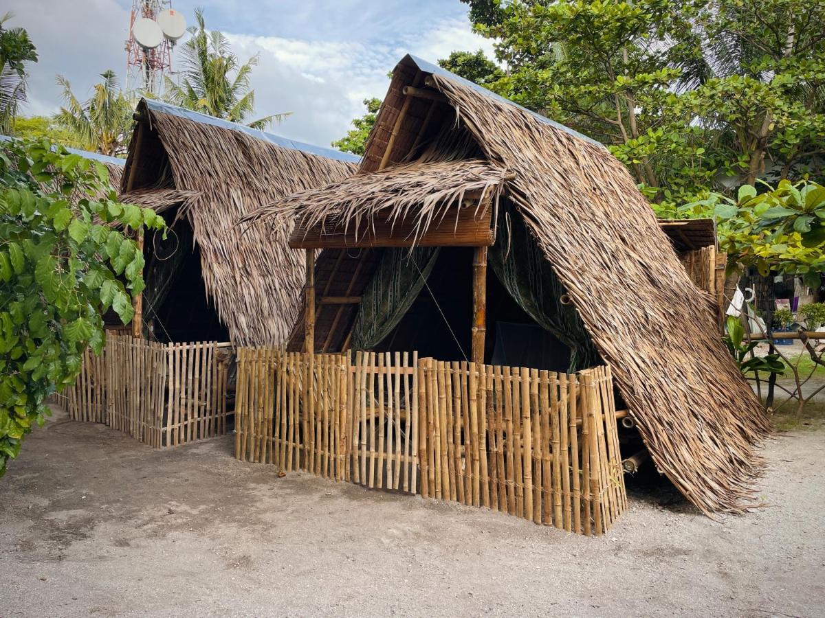 Tribal Huts Community Vandrerhjem Daanbantayan Eksteriør bilde