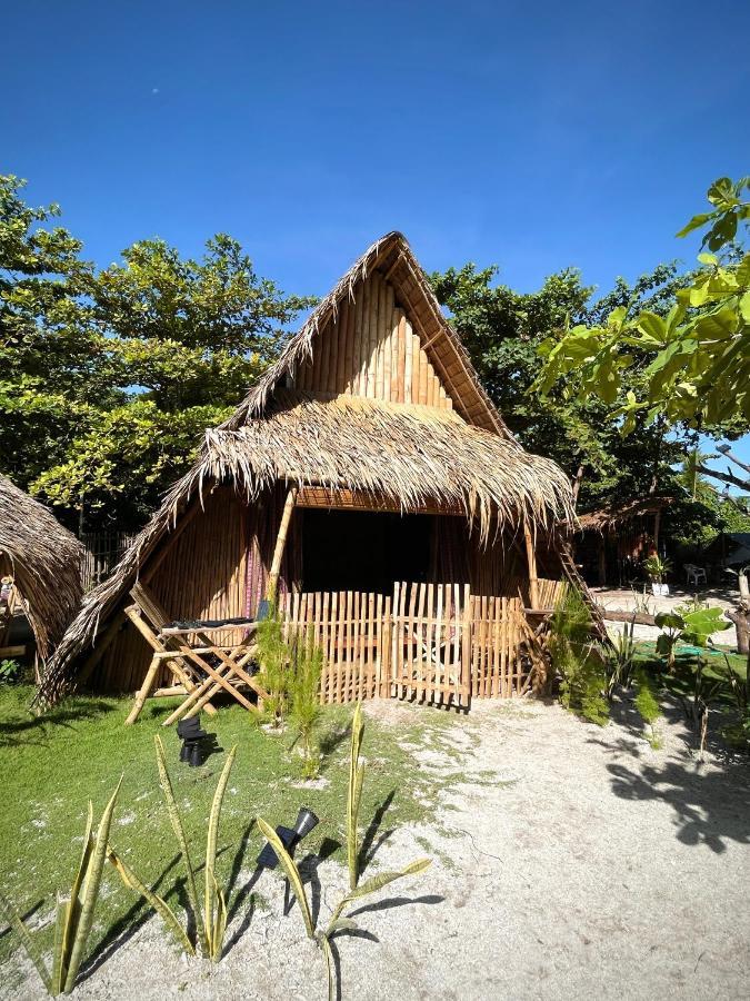 Tribal Huts Community Vandrerhjem Daanbantayan Eksteriør bilde