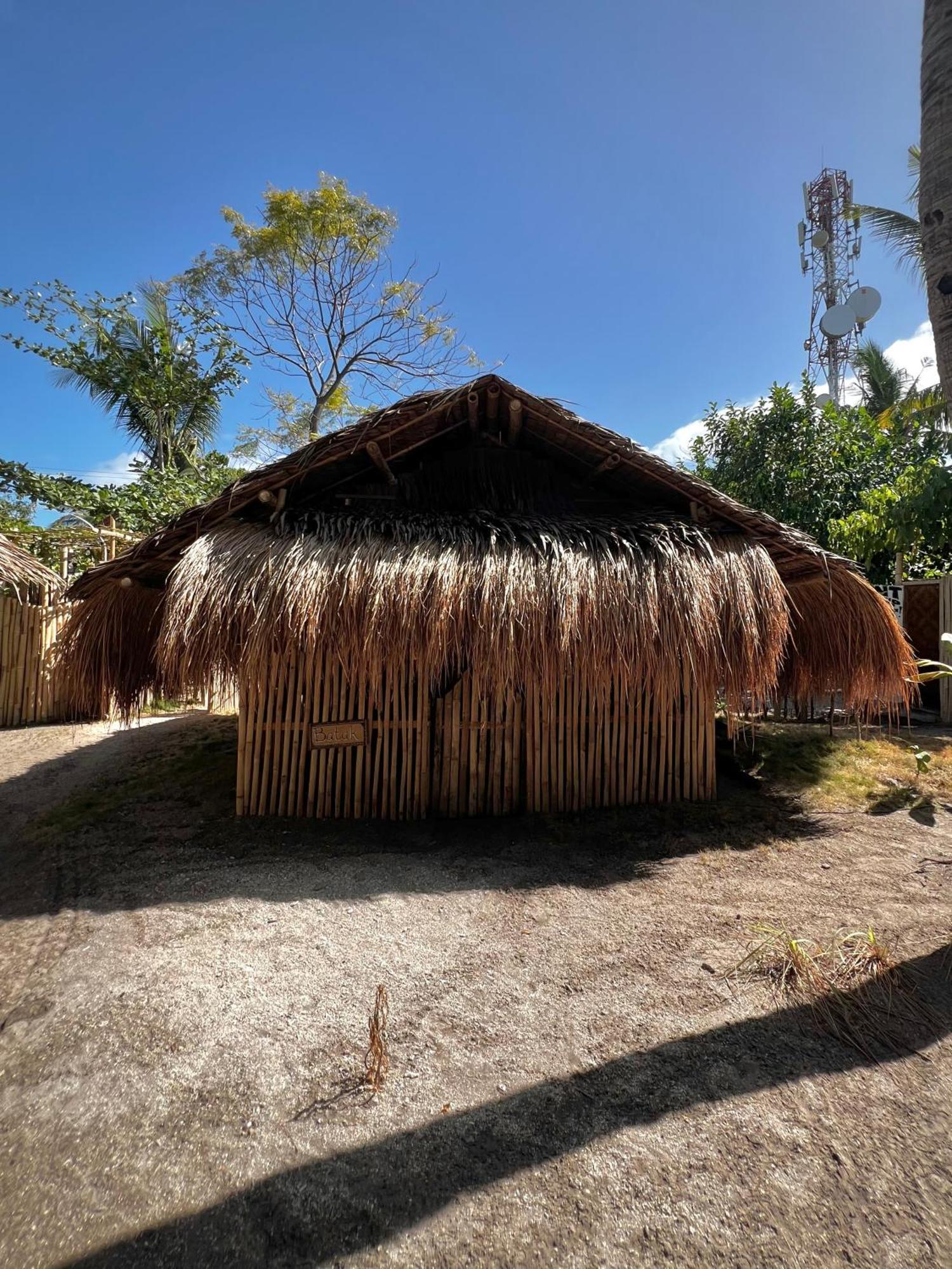 Tribal Huts Community Vandrerhjem Daanbantayan Eksteriør bilde