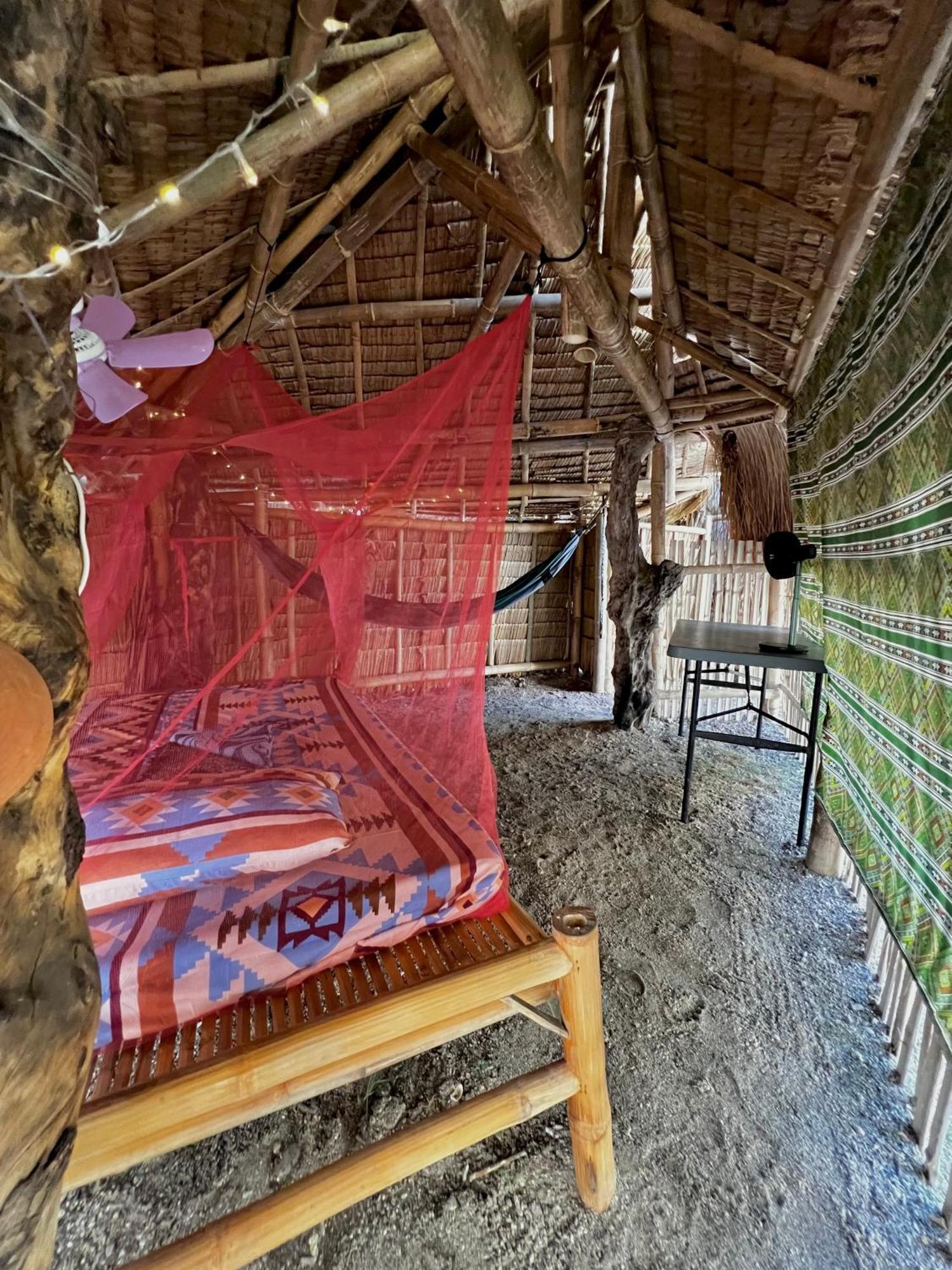 Tribal Huts Community Vandrerhjem Daanbantayan Eksteriør bilde